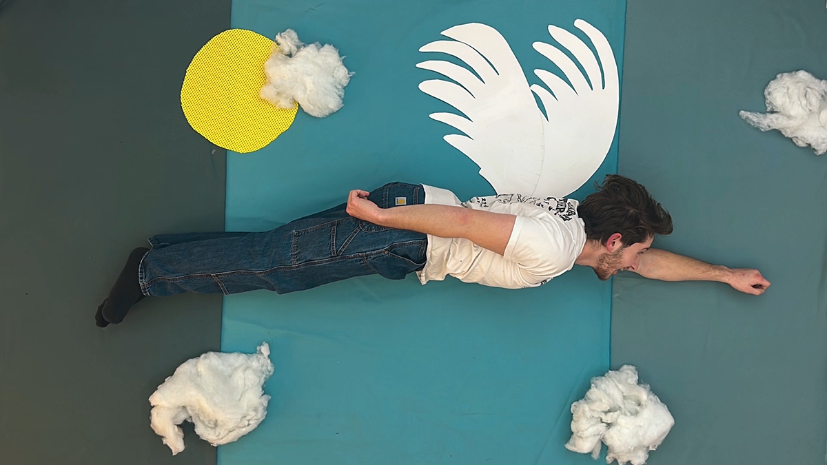 Temu stop motion flying scene